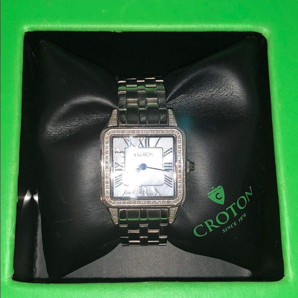 Croton diamond case